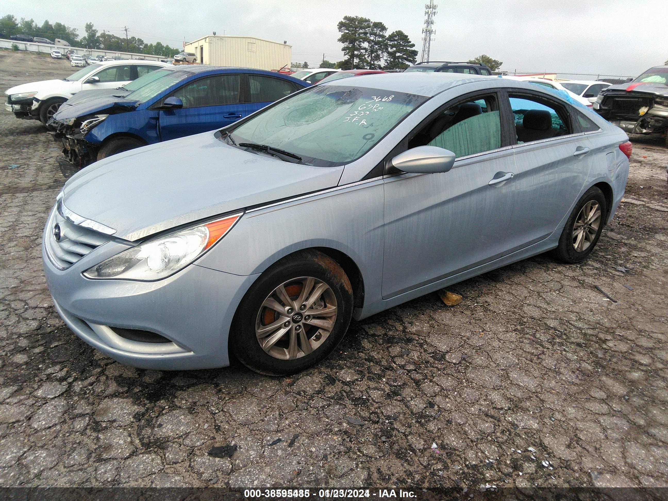 Photo 2 VIN: 5NPEB4AC9BH023668 - HYUNDAI SONATA 