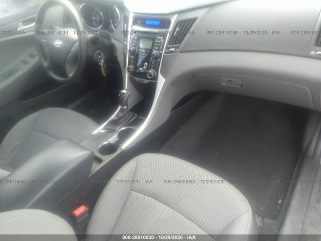 Photo 4 VIN: 5NPEB4AC9BH052443 - HYUNDAI SONATA 