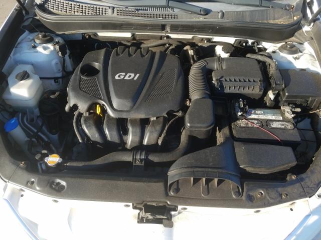 Photo 6 VIN: 5NPEB4AC9BH058128 - HYUNDAI SONATA GLS 