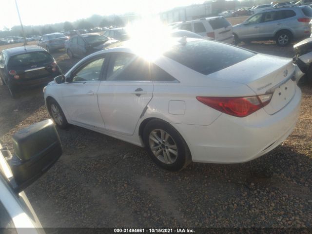 Photo 2 VIN: 5NPEB4AC9BH060428 - HYUNDAI SONATA 