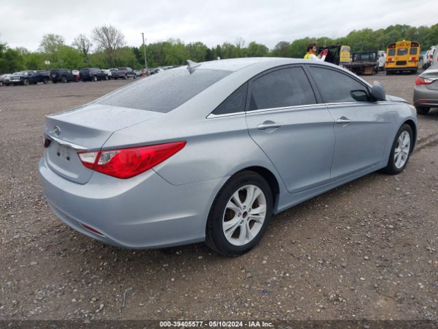 Photo 3 VIN: 5NPEB4AC9BH064348 - HYUNDAI SONATA 