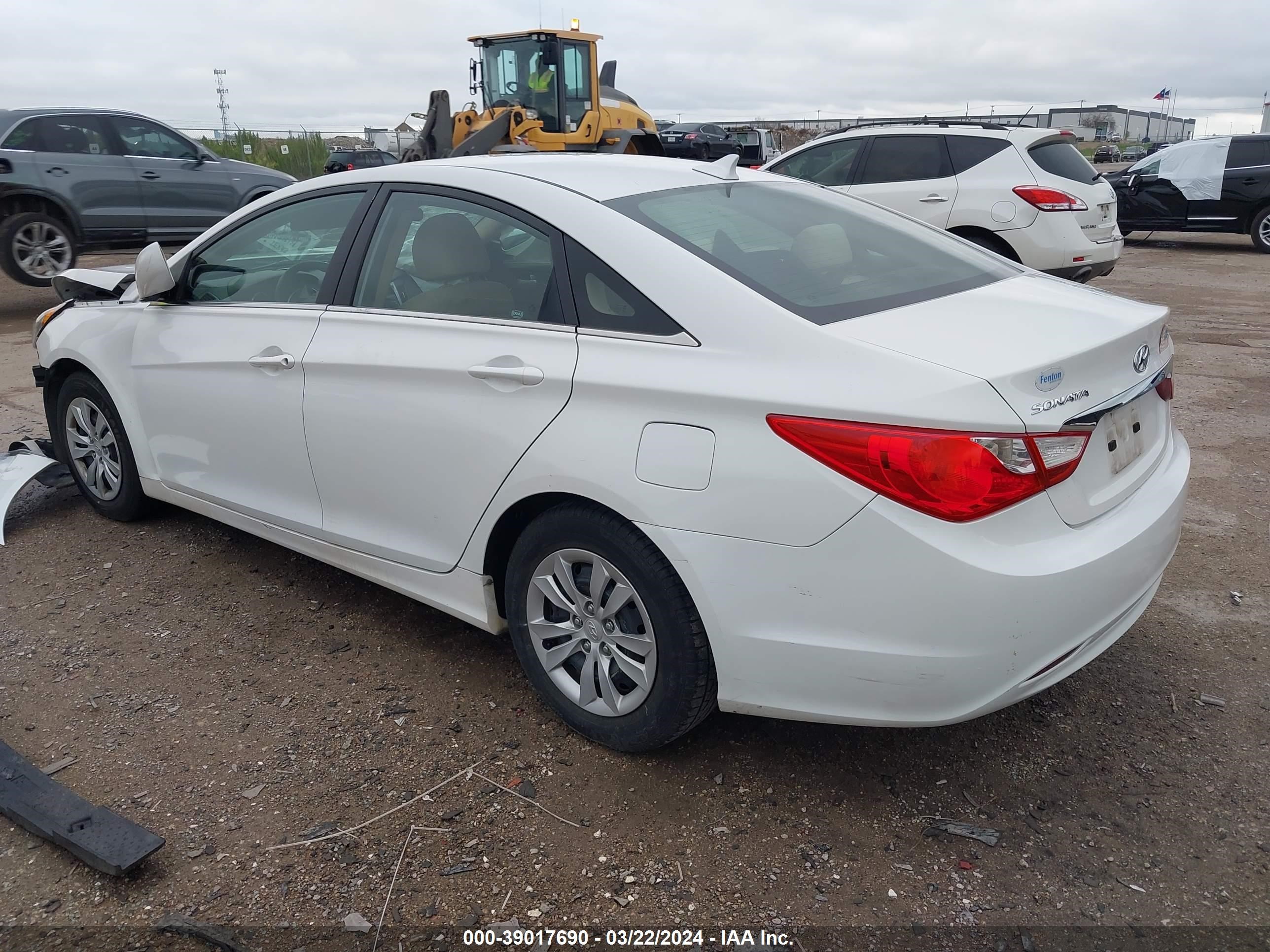 Photo 2 VIN: 5NPEB4AC9BH207637 - HYUNDAI SONATA 