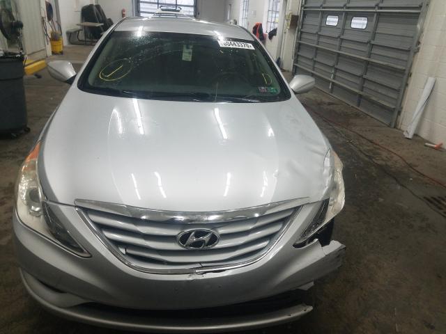 Photo 8 VIN: 5NPEB4AC9BH208061 - HYUNDAI SONATA GLS 