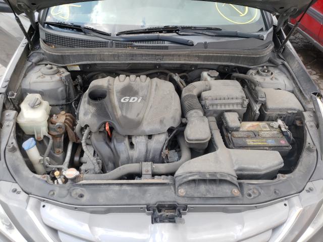 Photo 6 VIN: 5NPEB4AC9BH210571 - HYUNDAI SONATA GLS 