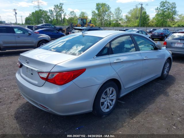 Photo 3 VIN: 5NPEB4AC9BH233445 - HYUNDAI SONATA 