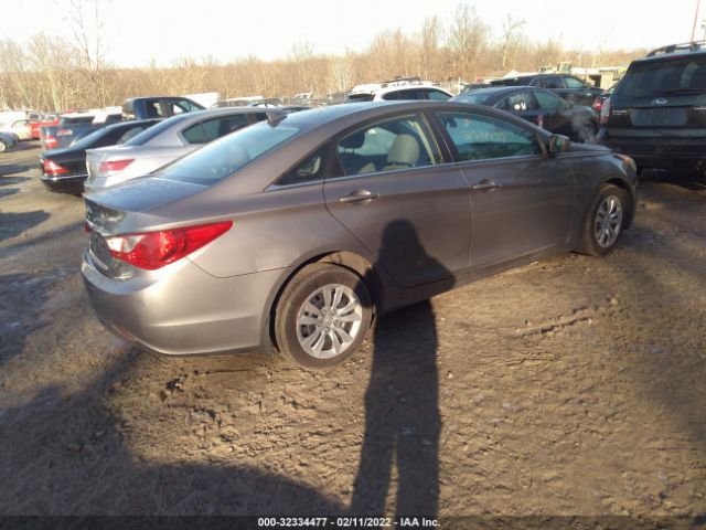 Photo 3 VIN: 5NPEB4AC9CH335992 - HYUNDAI SONATA 