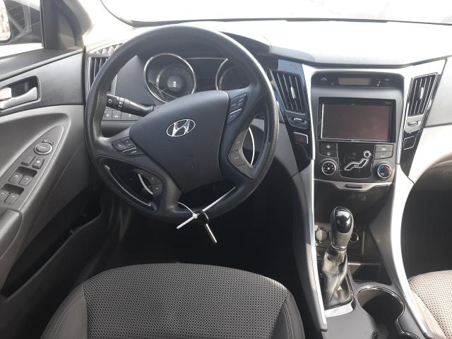 Photo 8 VIN: 5NPEB4AC9CH342070 - HYUNDAI SONATA GLS 