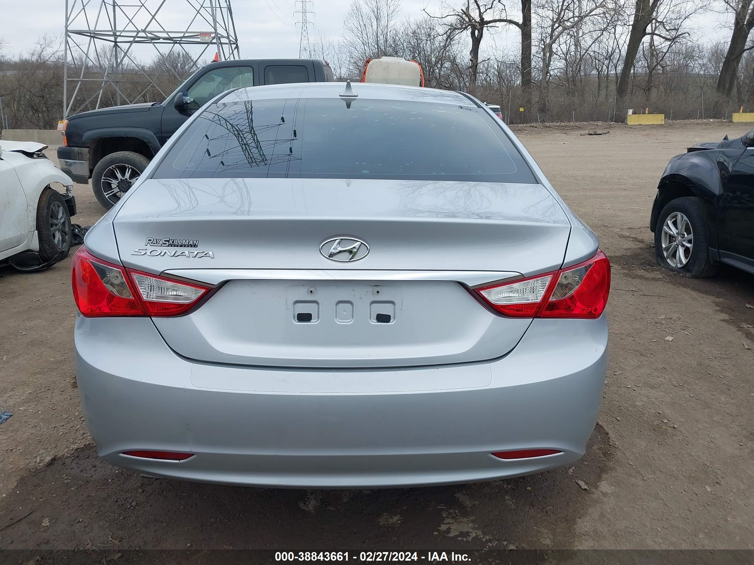 Photo 15 VIN: 5NPEB4AC9CH343204 - HYUNDAI SONATA 