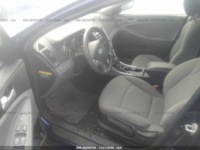 Photo 4 VIN: 5NPEB4AC9CH368491 - HYUNDAI SONATA 