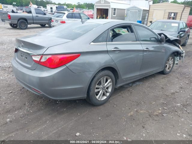 Photo 3 VIN: 5NPEB4AC9CH382617 - HYUNDAI SONATA 