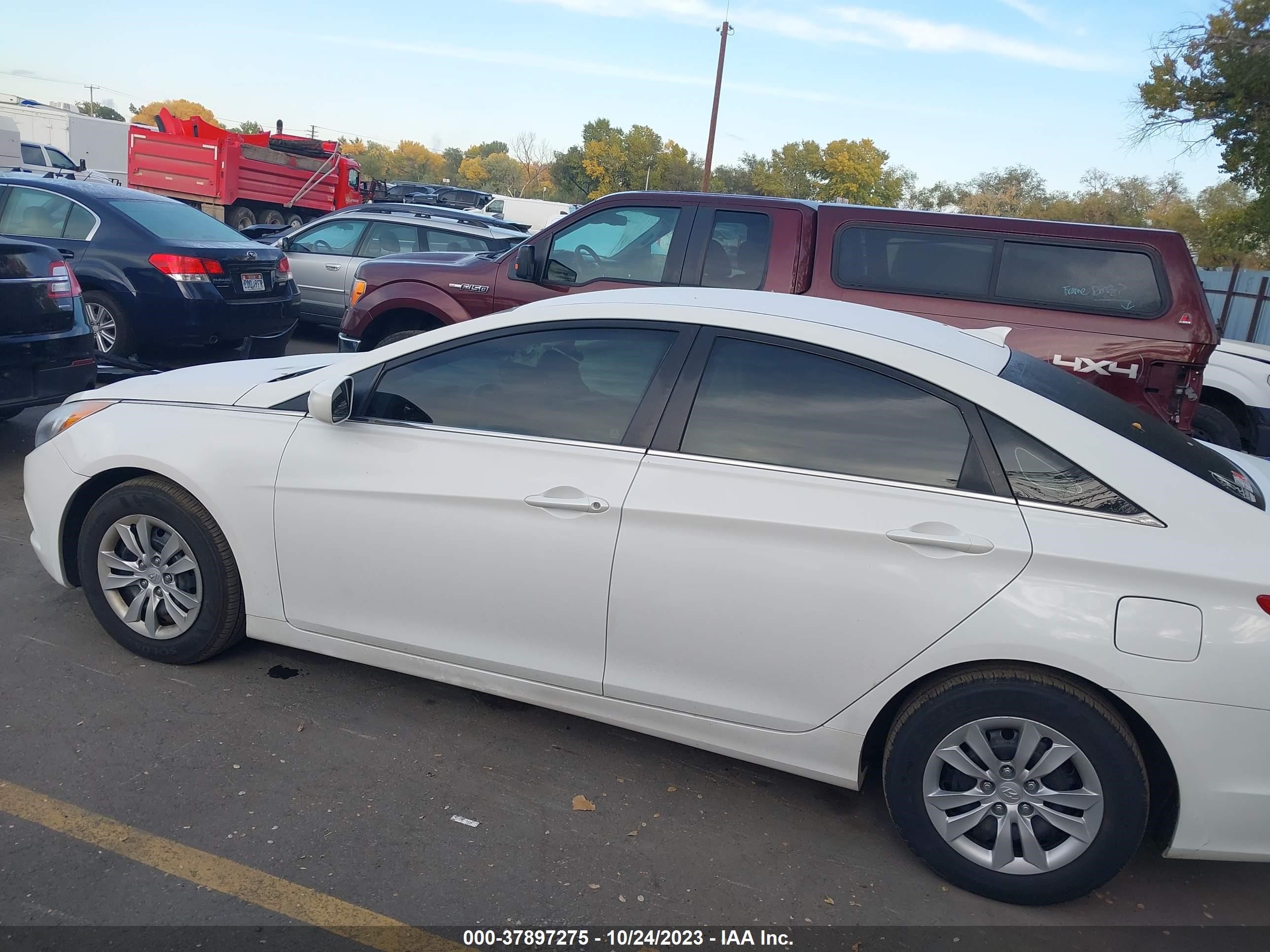 Photo 14 VIN: 5NPEB4AC9CH400047 - HYUNDAI SONATA 