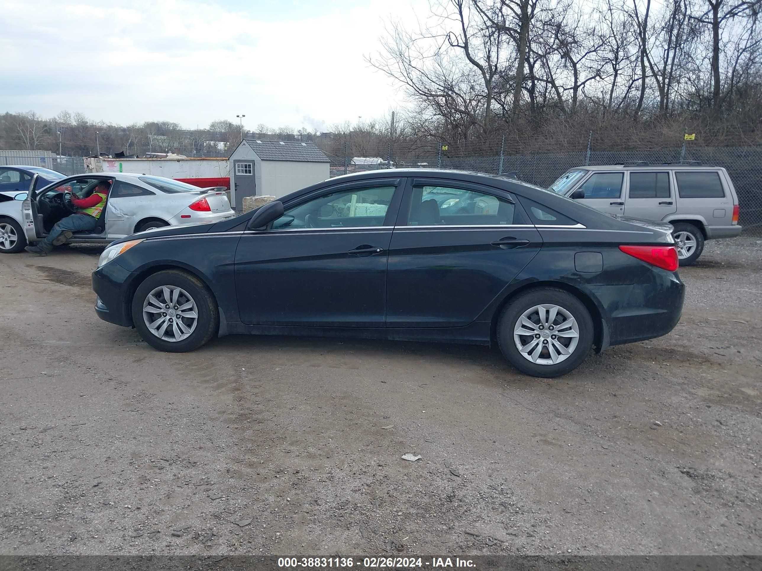 Photo 14 VIN: 5NPEB4AC9CH445473 - HYUNDAI SONATA 