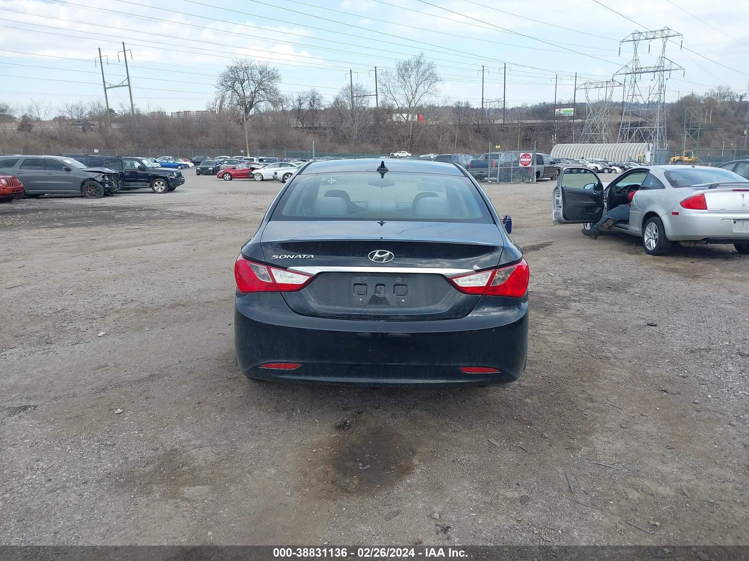 Photo 16 VIN: 5NPEB4AC9CH445473 - HYUNDAI SONATA 