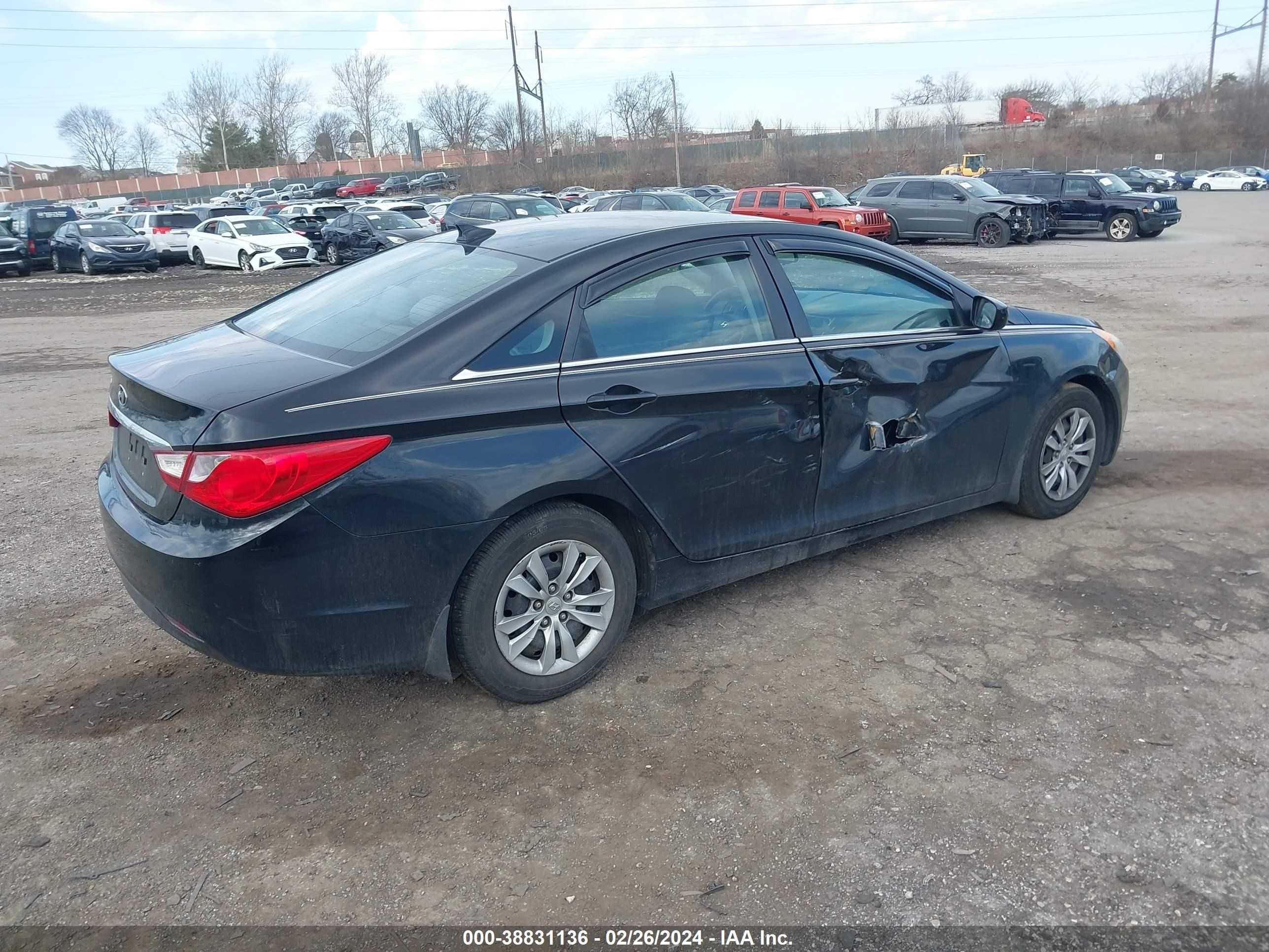 Photo 3 VIN: 5NPEB4AC9CH445473 - HYUNDAI SONATA 