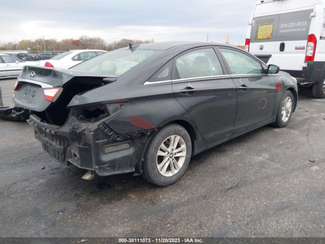 Photo 3 VIN: 5NPEB4AC9CH476335 - HYUNDAI SONATA 