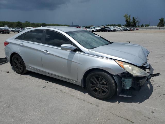 Photo 3 VIN: 5NPEB4AC9CH488744 - HYUNDAI SONATA GLS 