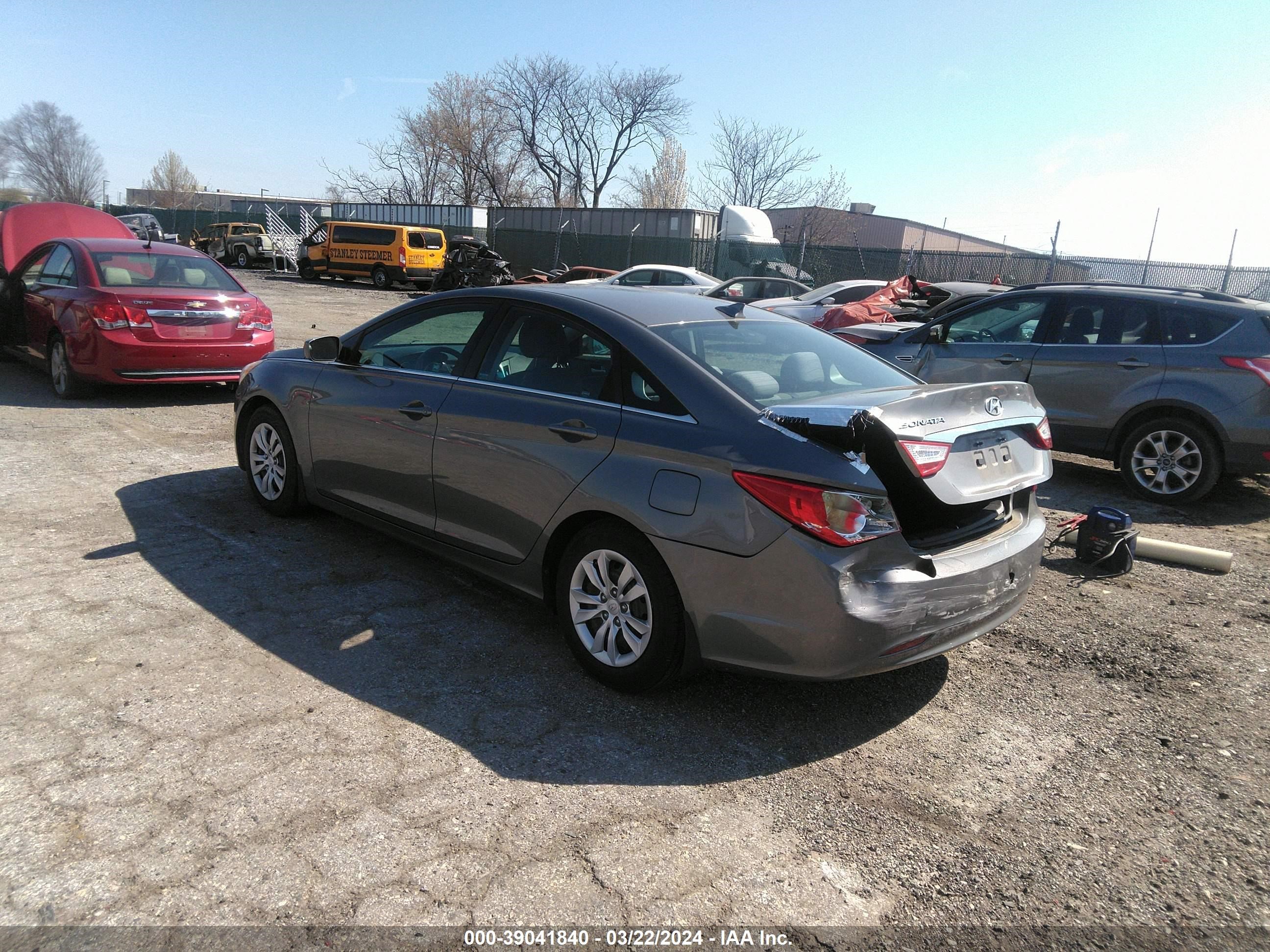 Photo 2 VIN: 5NPEB4AC9DH520528 - HYUNDAI SONATA 