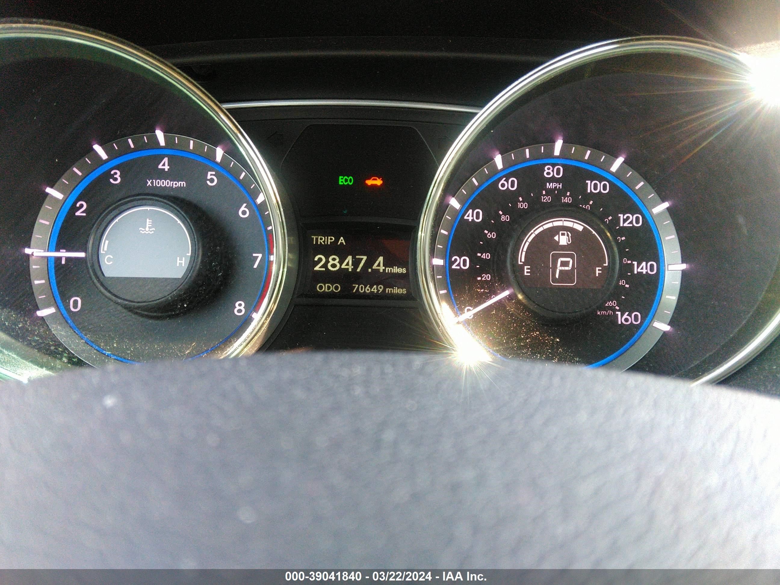 Photo 6 VIN: 5NPEB4AC9DH520528 - HYUNDAI SONATA 