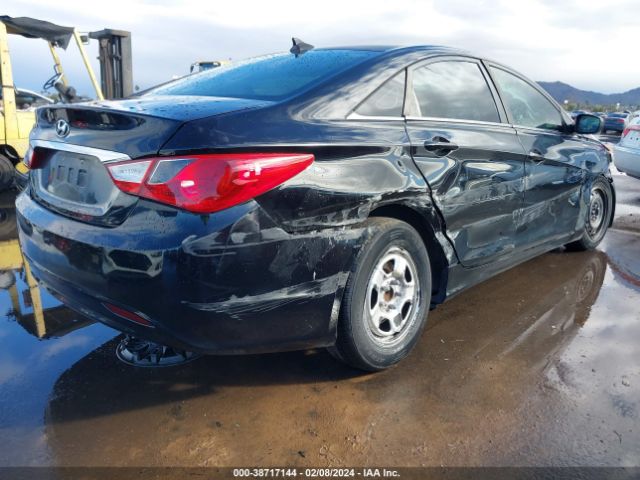 Photo 3 VIN: 5NPEB4AC9DH528743 - HYUNDAI SONATA 