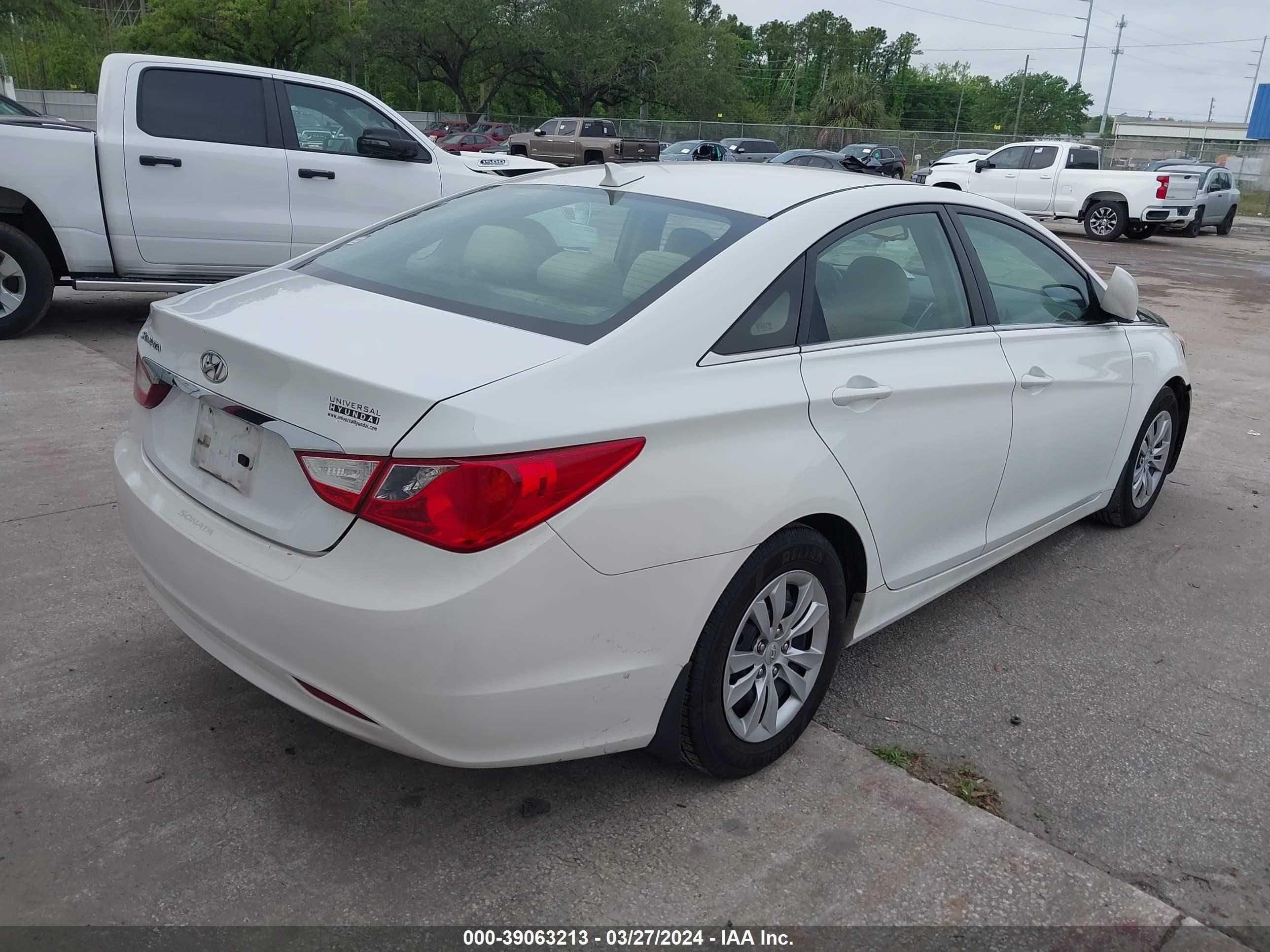 Photo 3 VIN: 5NPEB4AC9DH530735 - HYUNDAI SONATA 