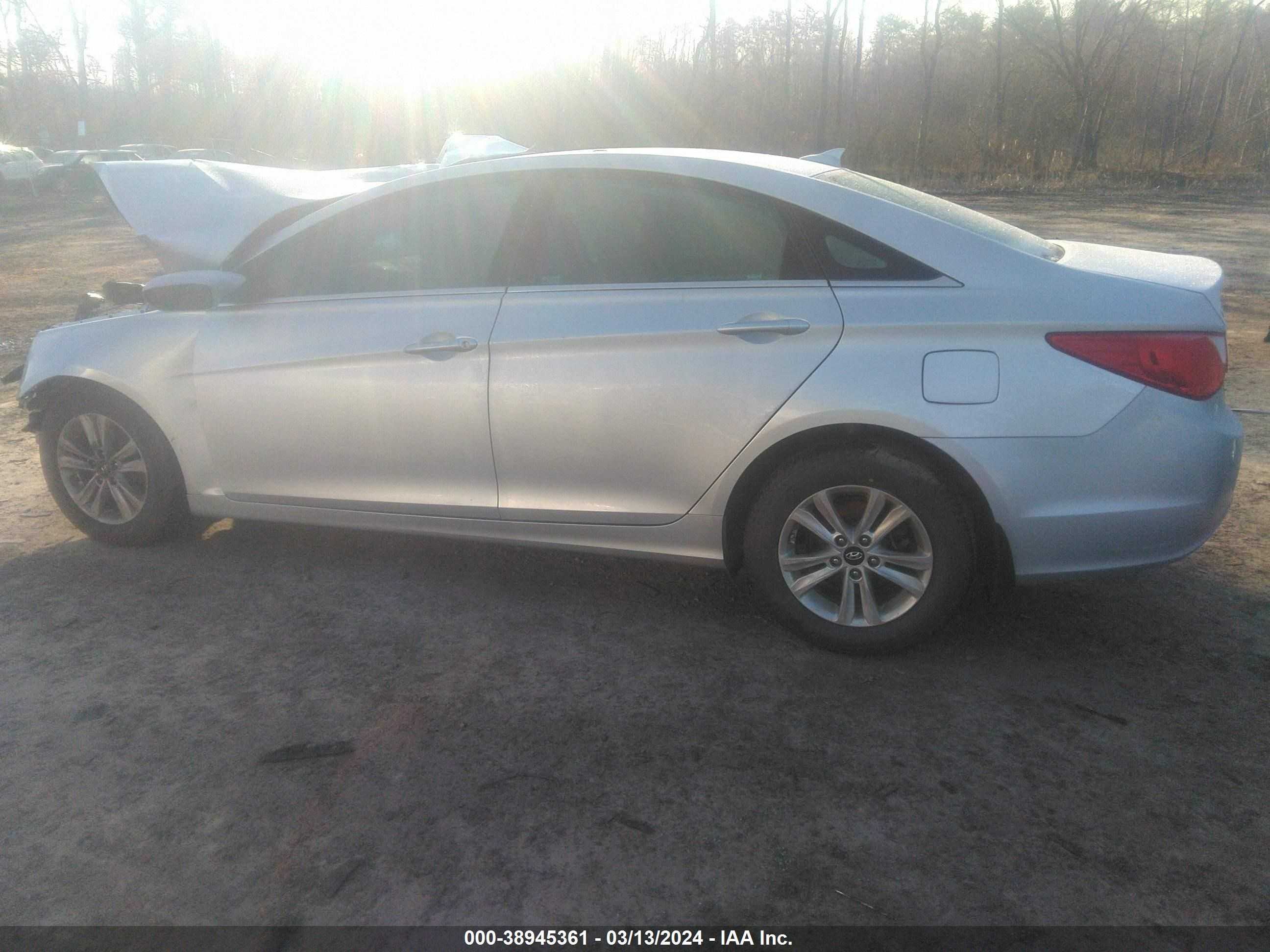 Photo 12 VIN: 5NPEB4AC9DH558146 - HYUNDAI SONATA 