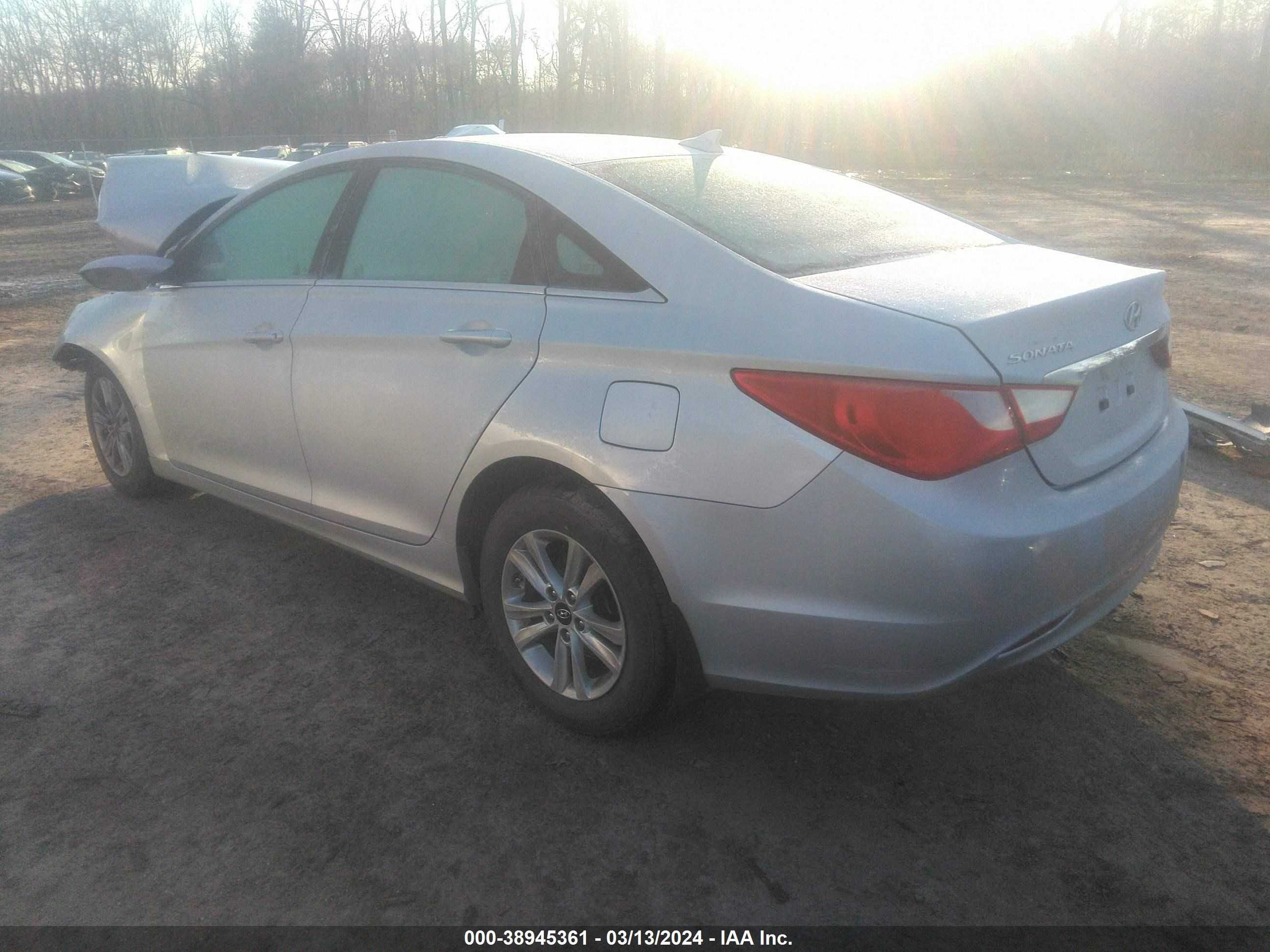 Photo 2 VIN: 5NPEB4AC9DH558146 - HYUNDAI SONATA 