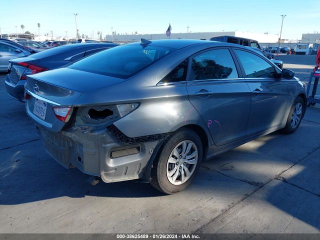 Photo 3 VIN: 5NPEB4AC9DH603246 - HYUNDAI SONATA 