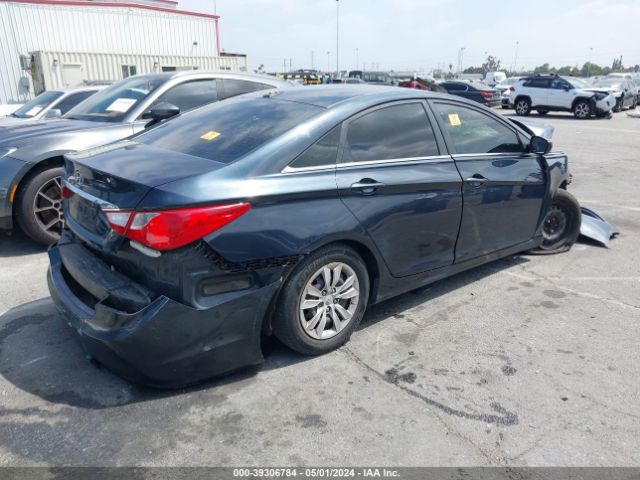 Photo 3 VIN: 5NPEB4AC9DH608222 - HYUNDAI SONATA 