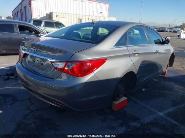 Photo 3 VIN: 5NPEB4AC9DH623822 - HYUNDAI SONATA 