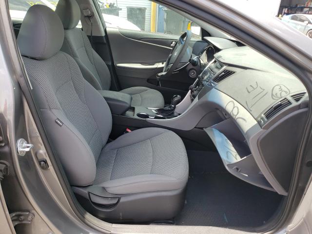 Photo 4 VIN: 5NPEB4AC9DH637395 - HYUNDAI SONATA GLS 