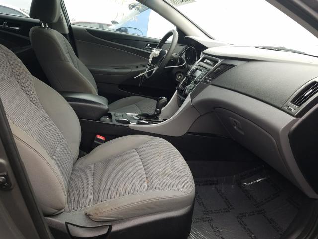 Photo 4 VIN: 5NPEB4AC9DH667061 - HYUNDAI SONATA GLS 