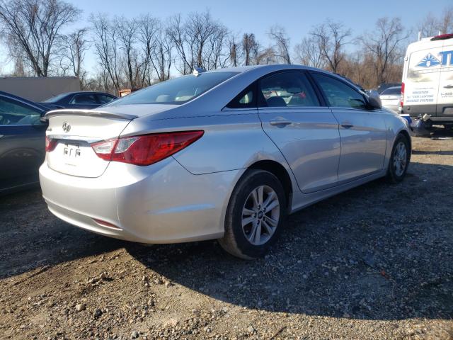 Photo 3 VIN: 5NPEB4AC9DH693160 - HYUNDAI SONATA GLS 