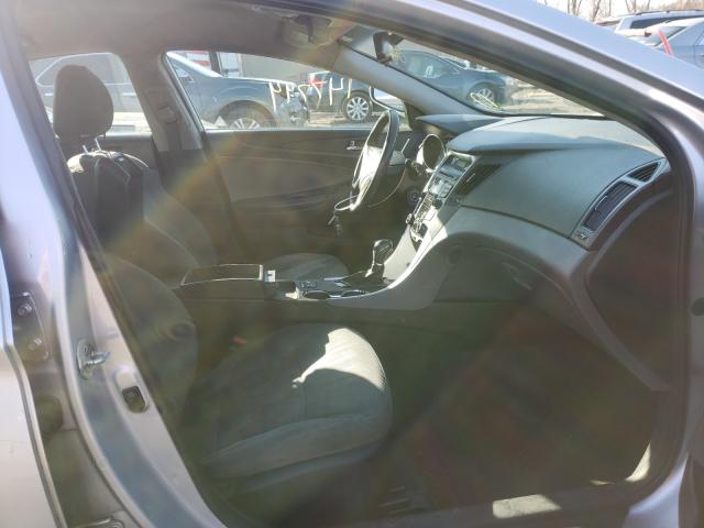 Photo 4 VIN: 5NPEB4AC9DH693160 - HYUNDAI SONATA GLS 