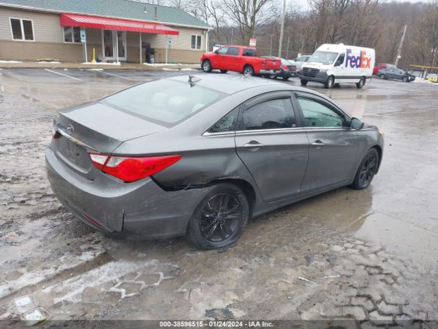 Photo 3 VIN: 5NPEB4AC9DH706747 - HYUNDAI SONATA 