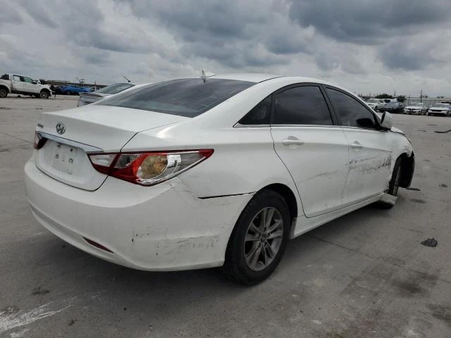 Photo 2 VIN: 5NPEB4AC9DH725850 - HYUNDAI SONATA GLS 