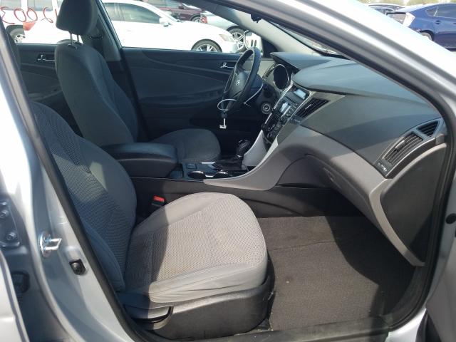 Photo 4 VIN: 5NPEB4AC9DH729641 - HYUNDAI SONATA GLS 