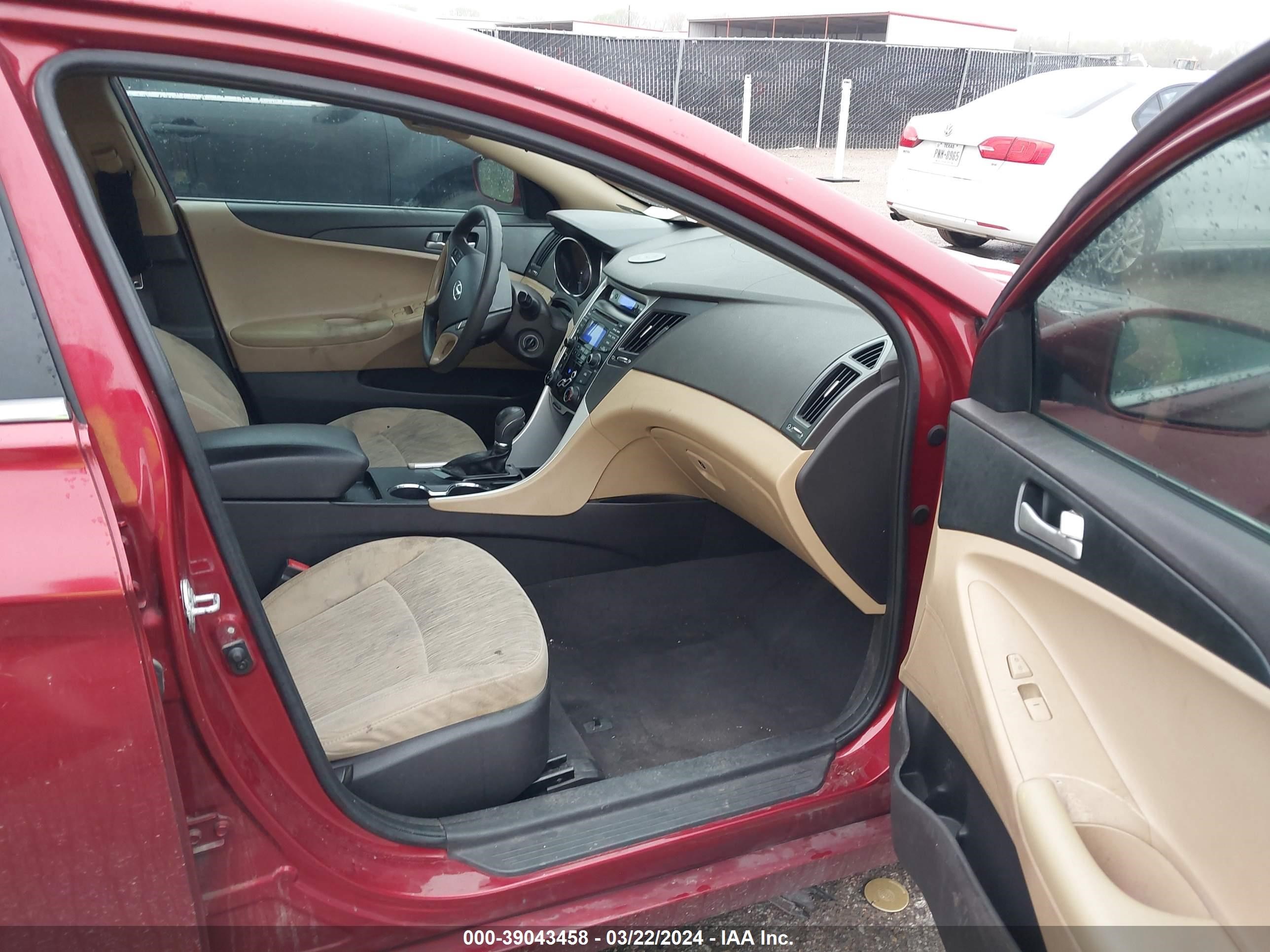 Photo 4 VIN: 5NPEB4AC9DH741952 - HYUNDAI SONATA 