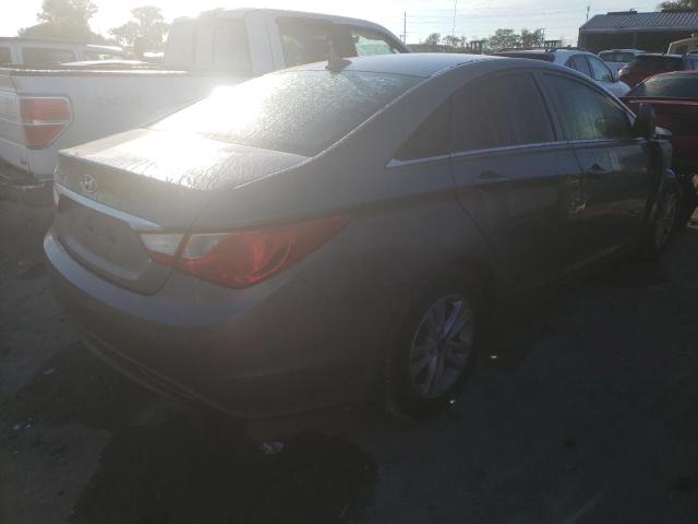 Photo 3 VIN: 5NPEB4AC9DH749999 - HYUNDAI SONATA GLS 