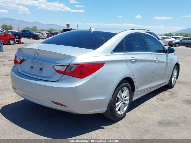 Photo 3 VIN: 5NPEB4AC9DH753826 - HYUNDAI SONATA 