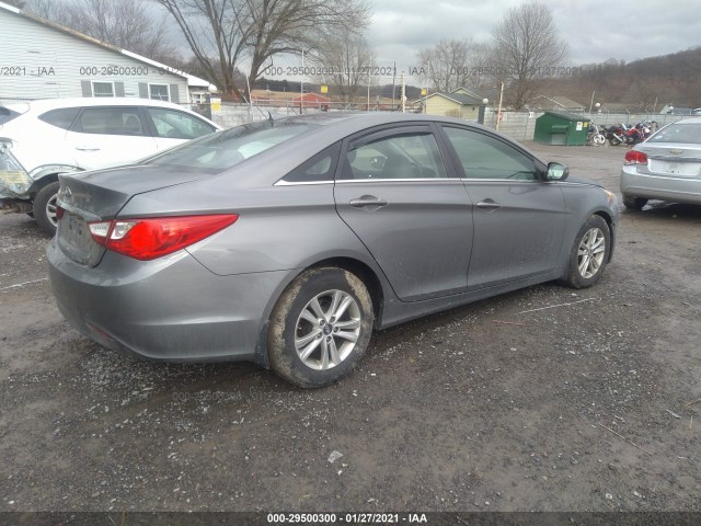 Photo 3 VIN: 5NPEB4AC9DH754636 - HYUNDAI SONATA 