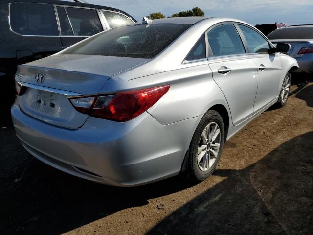 Photo 3 VIN: 5NPEB4AC9DH776880 - HYUNDAI SONATA GLS 