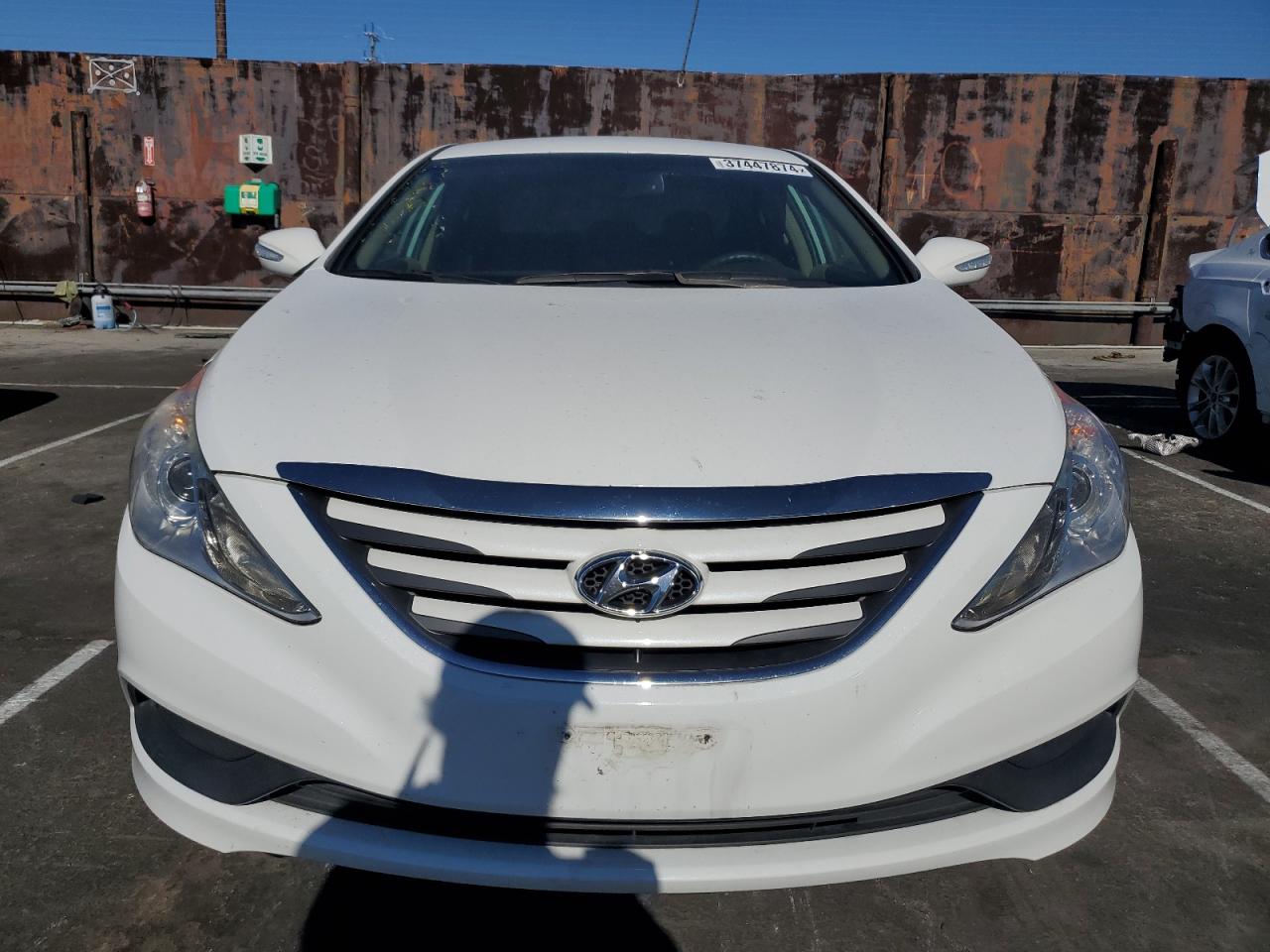 Photo 4 VIN: 5NPEB4AC9EH813881 - HYUNDAI SONATA 