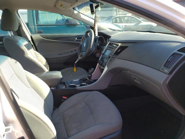 Photo 4 VIN: 5NPEB4AC9EH814853 - HYUNDAI SONATA GLS 