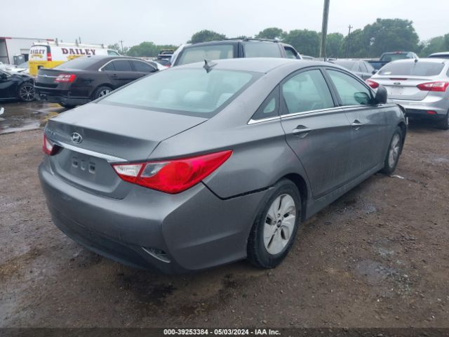 Photo 3 VIN: 5NPEB4AC9EH823164 - HYUNDAI SONATA 