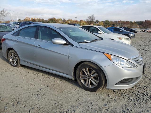 Photo 3 VIN: 5NPEB4AC9EH868119 - HYUNDAI SONATA GLS 