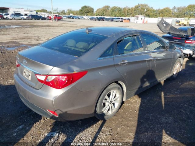 Photo 3 VIN: 5NPEB4AC9EH903385 - HYUNDAI SONATA 