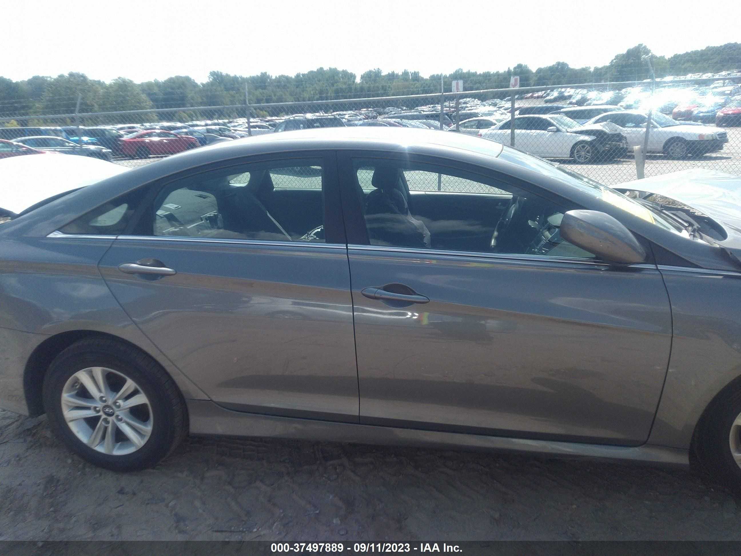 Photo 11 VIN: 5NPEB4AC9EH914872 - HYUNDAI SONATA 