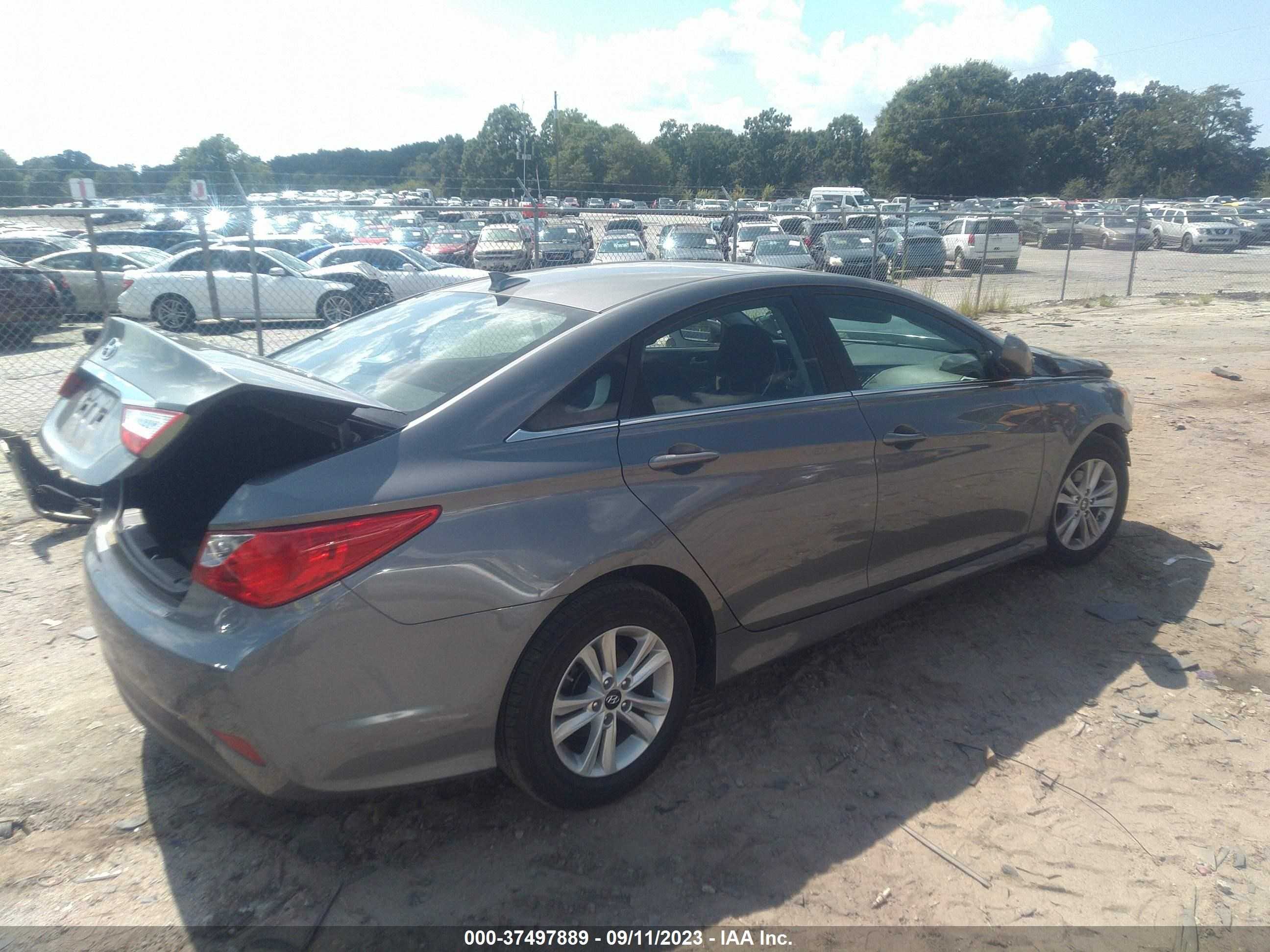 Photo 3 VIN: 5NPEB4AC9EH914872 - HYUNDAI SONATA 