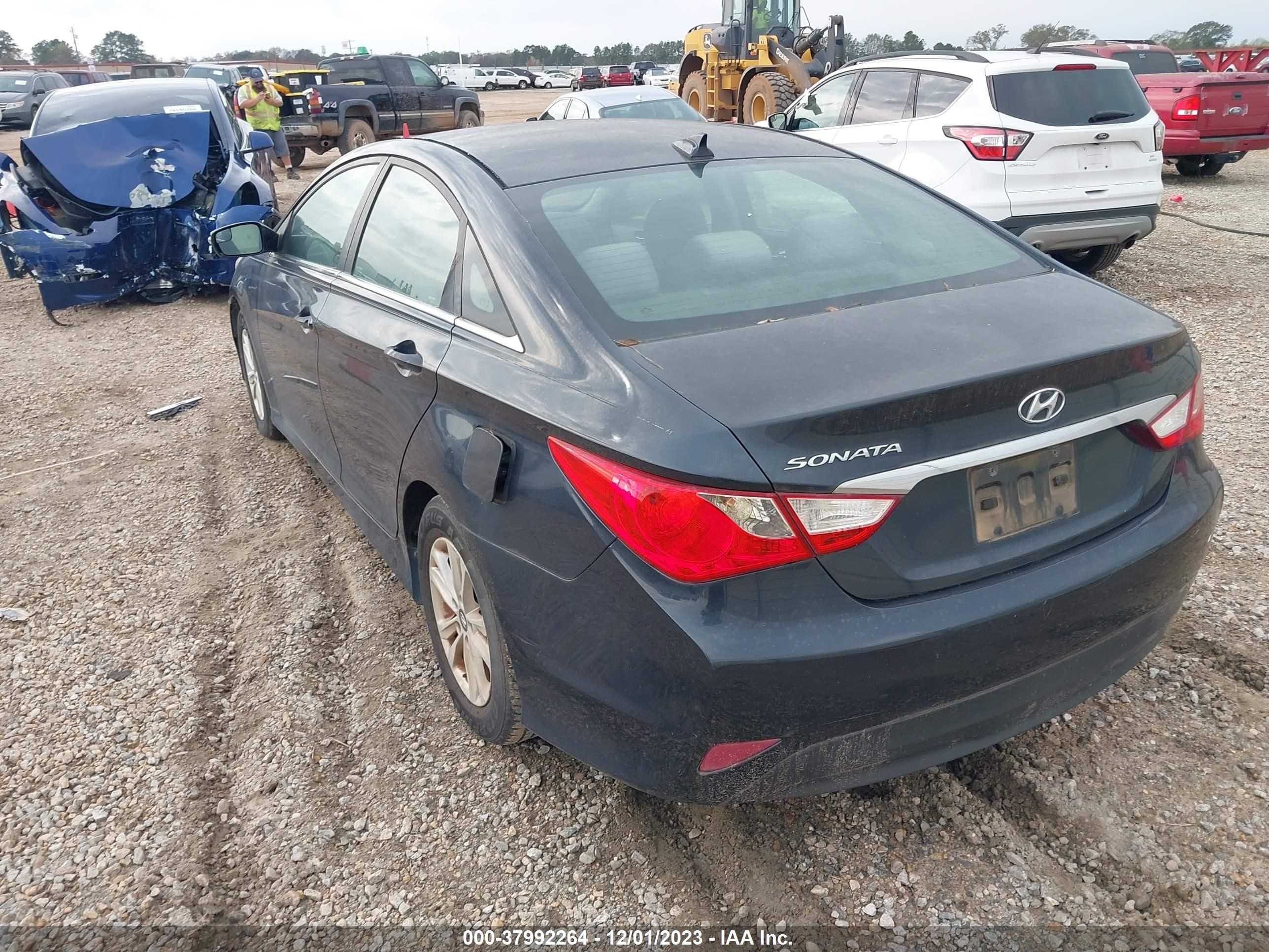 Photo 2 VIN: 5NPEB4AC9EH921868 - HYUNDAI SONATA 