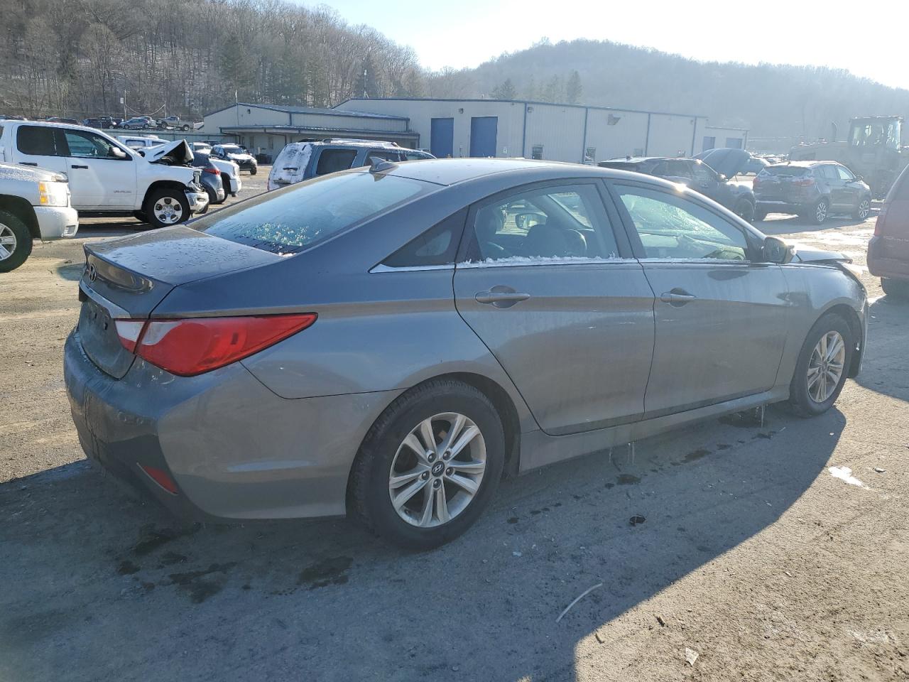 Photo 2 VIN: 5NPEB4AC9EH931607 - HYUNDAI SONATA 